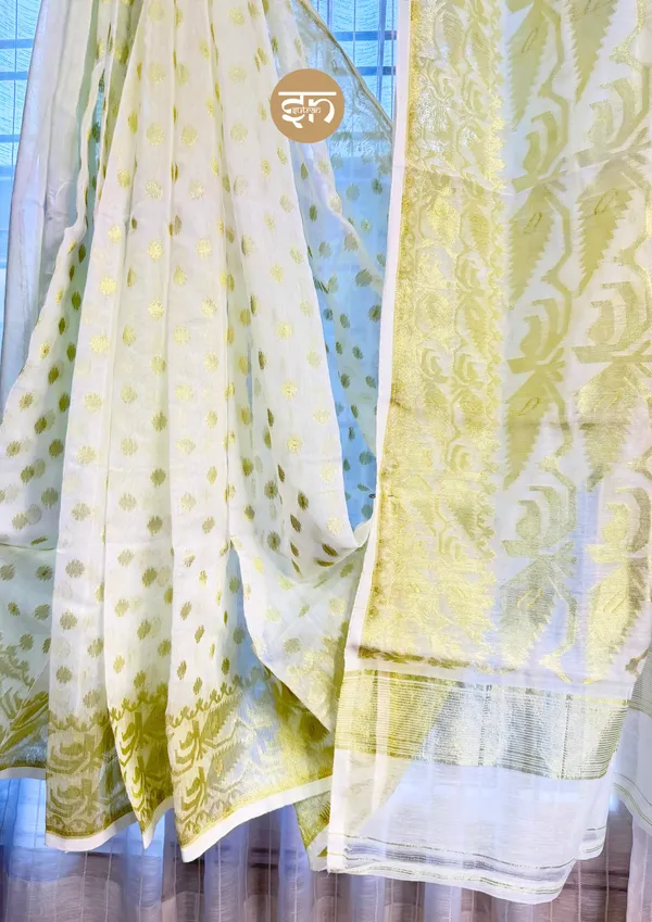 Sabeki_Jamdani:_White_&_Golden_Dhakai_Jamdani_Saree_For_Women