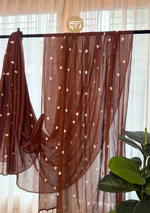 Dil_Dhadakne_Do:_Brown_&_White_Mul_Cotton_Saree_With_Embroidery_Work_For_Women
