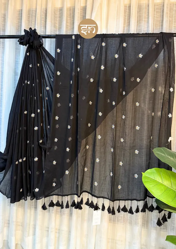 Truly_Shiuli:_Black_Mul_Cotton_Saree_With_Embroidery_Work_For_Women