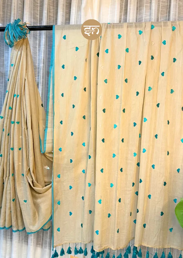 Dil_Dhadakne_Do:_Beige_&_Turqoise_Mul_Cotton_Saree_With_Embroidery_Work_For_Women