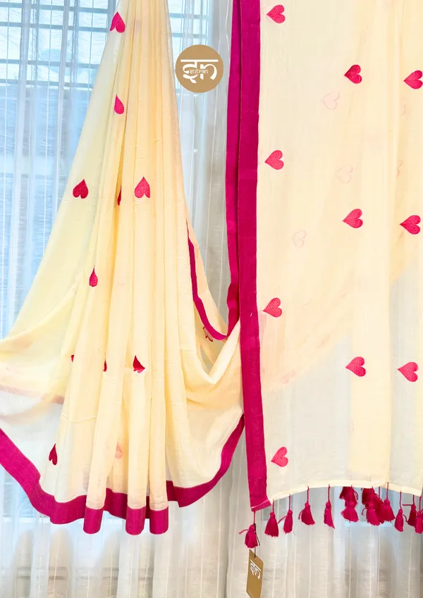 Dil_Dhadakne_Do:_Off-White_&_Pink_Mul_Cotton_Saree_With_Embroidery_Work_For_Women