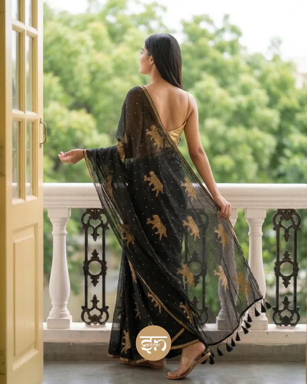 Swarna_Cheetah:_Black_Pure_Mul_Cotton_Saree_with_Delicate_Cheetah_Printed_Work