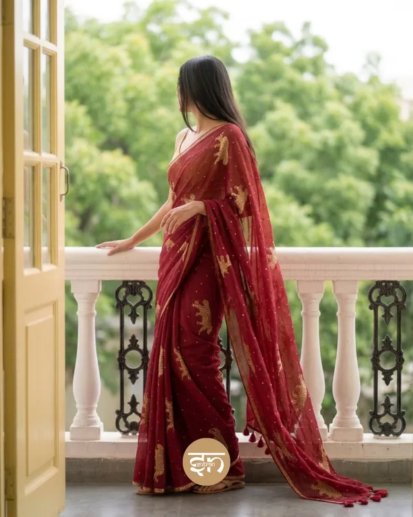 Swarna_Cheetah:_Maroon_Pure_Mul_Cotton_Saree_with_Delicate_Cheetah_Printed_Work