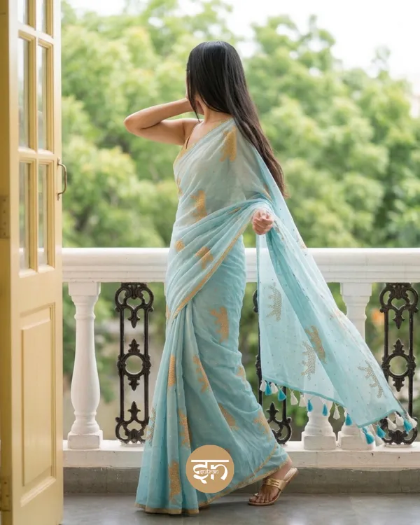 Swarna_Cheetah:_Mint_Green_Pure_Mul_Cotton_Saree_with_Delicate_Cheetah_Printed_Work