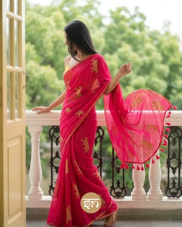 Swarna_Cheetah:_Pink_Pure_Mul_Cotton_Saree_with_Delicate_Cheetah_Printed_Work