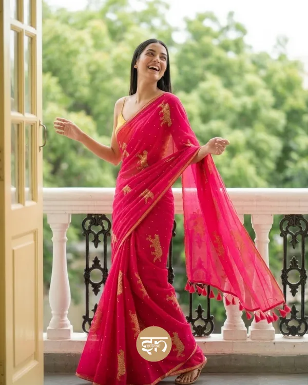 Swarna_Cheetah:_Pink_Pure_Mul_Cotton_Saree_with_Delicate_Cheetah_Printed_Work