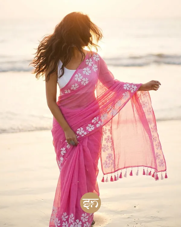 Shilpi_Shiuli:_Pink_&_White_Mul_Cotton_Saree_With_Hand-Painted_Work_For_Women