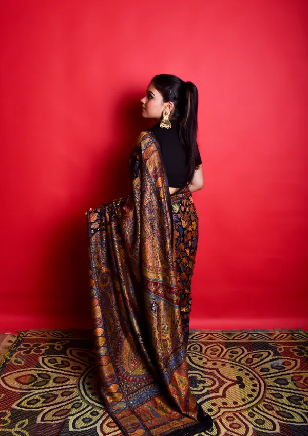 Leafloom_Noir:_Midnight_black_onyx_Mulberry_silk_with_vibrant_maple_Chinar_leaf_motifs