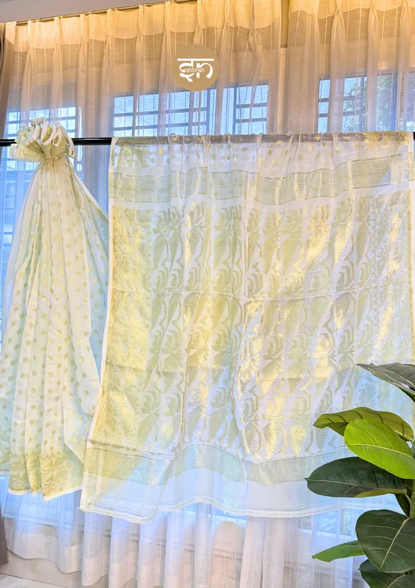 Sabeki_Jamdani:_White_&_Golden_Dhakai_Jamdani_Saree_For_Women