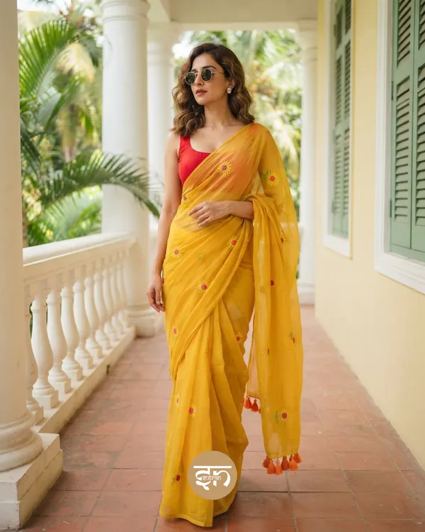 Sooraj_Ki_Bahoon_Mein:_Mustard_Yellow_Sunflower_Embroidered_Mul_Cotton_Saree_For_Women