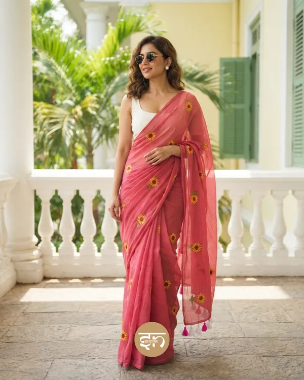 Sooraj_Ki_Bahoon_Mein:_Pink_Pure_Mul_Cotton_Saree_with_Beautiful_Sunflower_Embroidery_Work