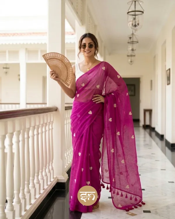 Dil_Dhadakne_Do:_Magenta_&_White_Mul_Cotton_Saree_With_Embroidery_Work_For_Women