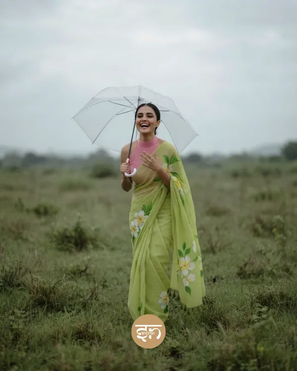 Ever_Blooming:_Green_&_White_Mul_Cotton_Saree_With_Hand-Painted_Work_For_Women