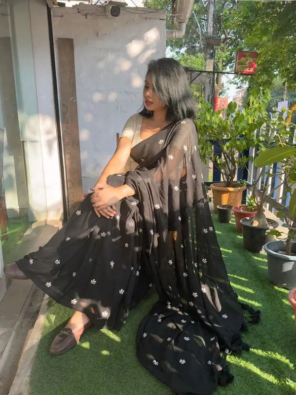 Truly_Shiuli:_Black_Mul_Cotton_Saree_With_Embroidery_Work_For_Women