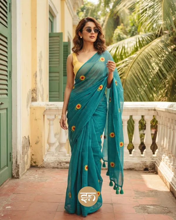 Sooraj_Ki_Bahoon_Mein:_Teal_Pure_Mul_Cotton_Saree_with_Beautiful_Sunflower_Embroidery_Work