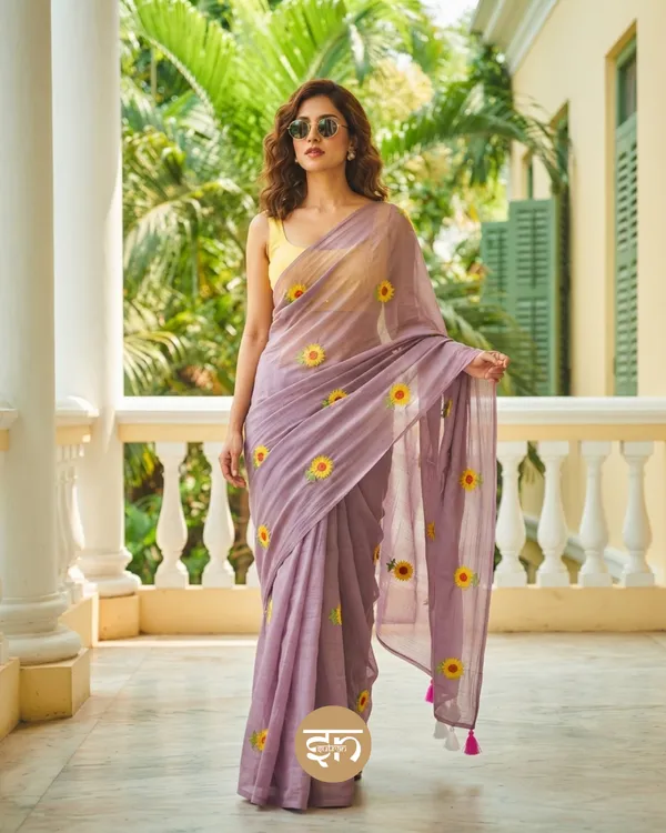 Sooraj_Ki_Bahoon_Mein:_Mauve_Pure_Mul_Cotton_Saree_with_Beautiful_Sunflower_Embroidery_Work