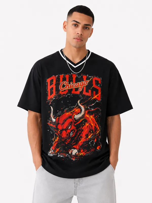 Classic_Chicago_Bull_V_Neck_T_Shirt_Black