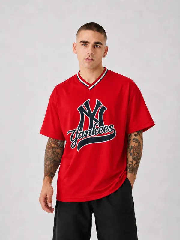 Yankees_Casual_V_Neck_Tshirt_Red