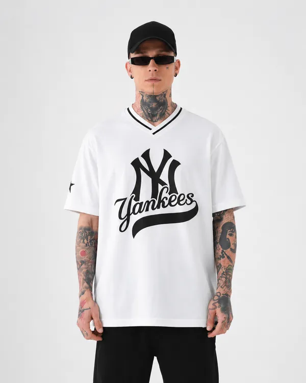Yankees_Casual_V_Neck_Tshirt_White