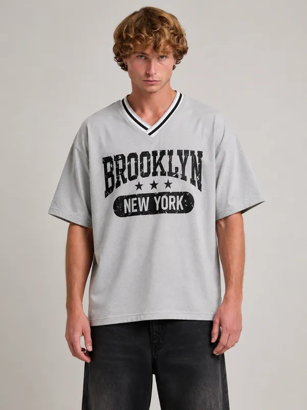 Brooklyn_Ny_V_Neck_T_Shirt_Grey