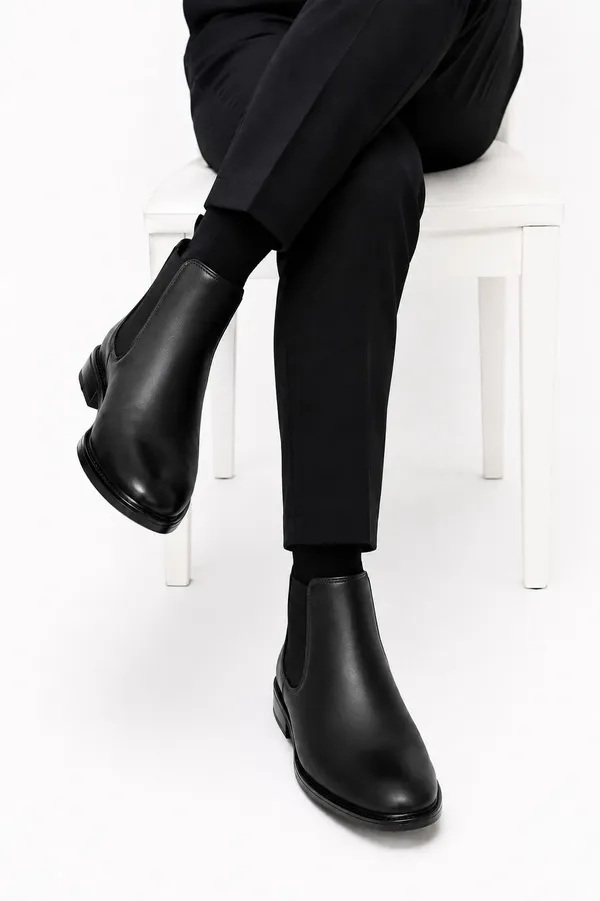 Black_Pu_Leather_Chelsea_Boots_For_Men