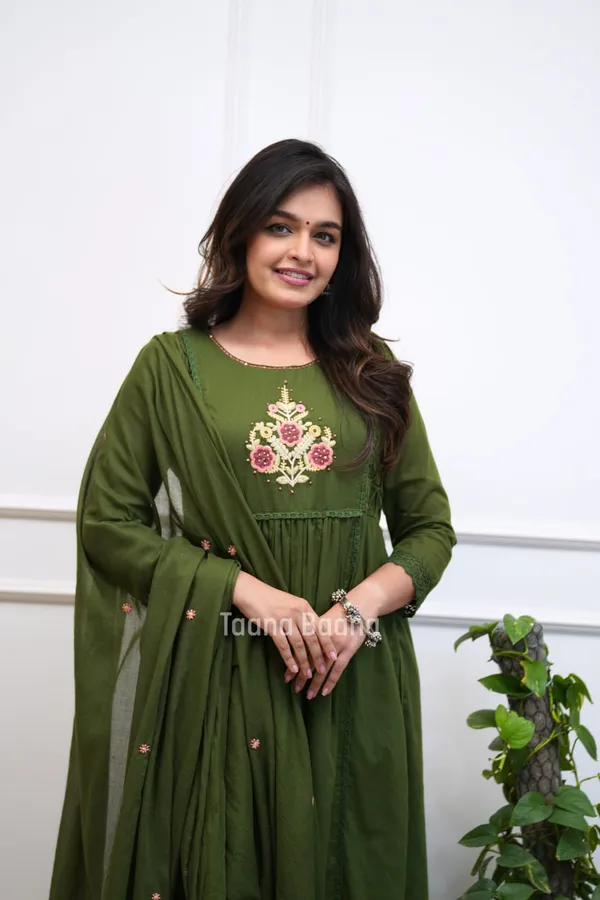 Green_Cotton_Embroidered_Anarkali_Kurta_Set_With_Dupatta_For_Women