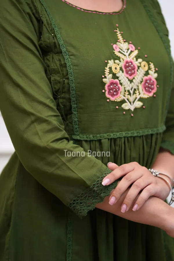 Green_Cotton_Embroidered_Anarkali_Kurta_Set_With_Dupatta_For_Women