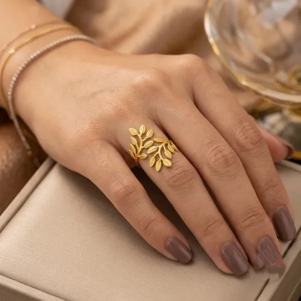 Aura_Laurel_Leaf_Statement_Adjustable_Ring_For_Women