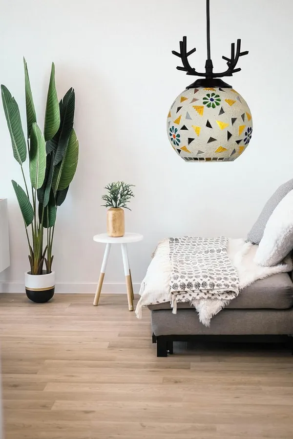 SWIATLO_Deer_Horn_Design_ROBIN_GLASS_LINEAR_THAALI_Cluster_Pendant_Light/Cluster_Hanging_Light/Cluster_Ceiling_Light/Three_Pendant_Lamp_to_Décor_Home/Living_Room/Bedroom/Office/Dining/Cafe_(with_Bulb)