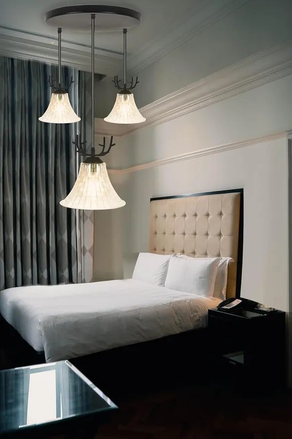 SWIATLO_3D_CURVE_Tapper_Design_Round_Thaali_Round_Cluster_Pendant_Light/Cluster_Hanging_Light/Cluster_Ceiling_Light/Three_Pendant_Lamp_to_Décor_Home/Living_Room/Bedroom/Office/Dining/Cafe_(with_Bulb)