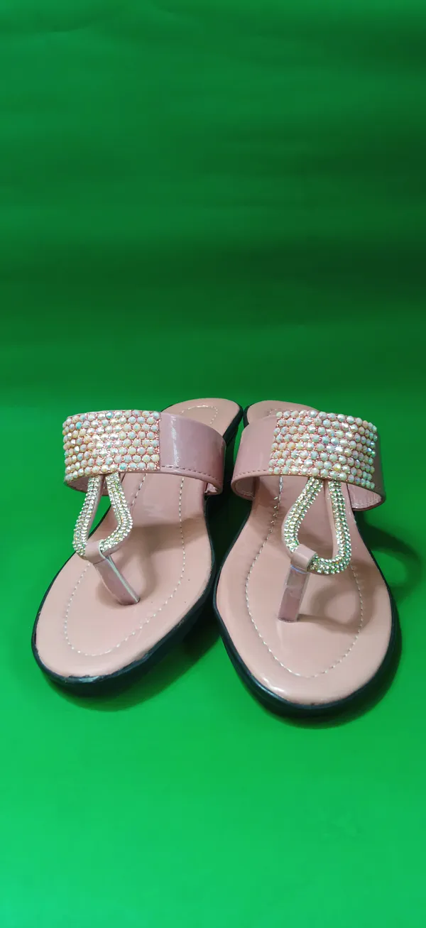 Pink_Patent_Leather_Rhinestone_Slip-On_Heel__Thong_Sandals_For_Women