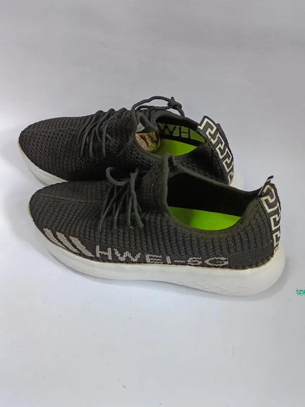 Black_Mesh_Knit_Slip-On_Sports_Shoes_For_Men