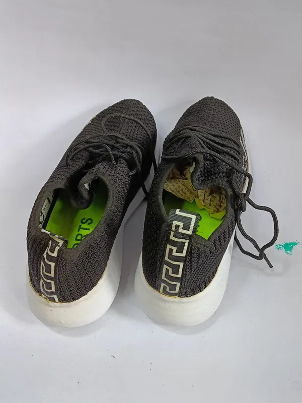 Black_Mesh_Knit_Slip-On_Sports_Shoes_For_Men