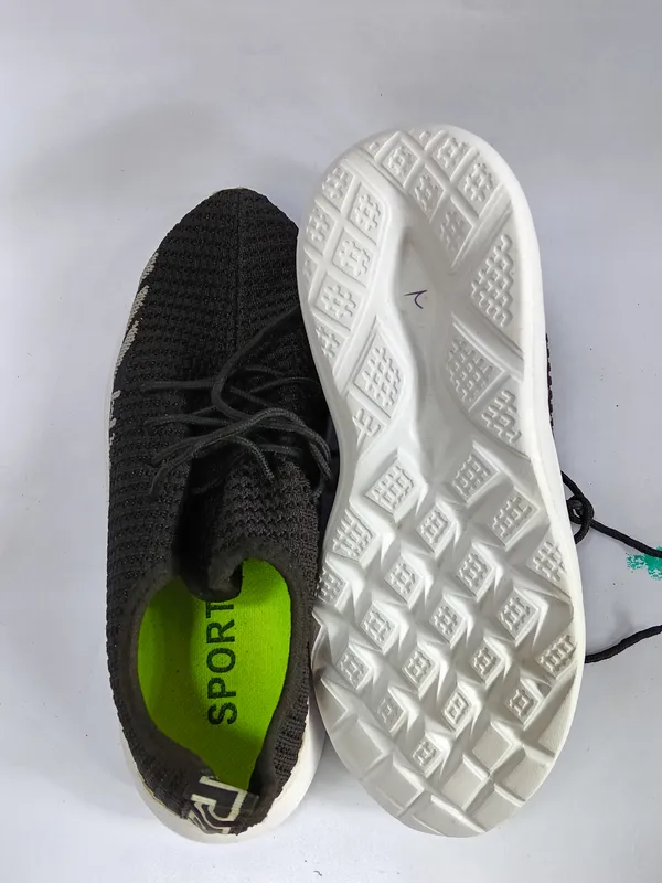 Black_Mesh_Knit_Slip-On_Sports_Shoes_For_Men