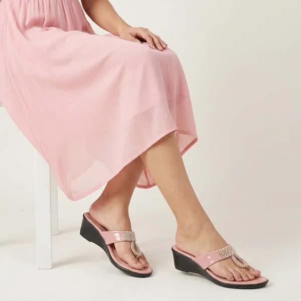 Pink_Patent_Leather_Rhinestone_Slip-On_Heel__Thong_Sandals_For_Women