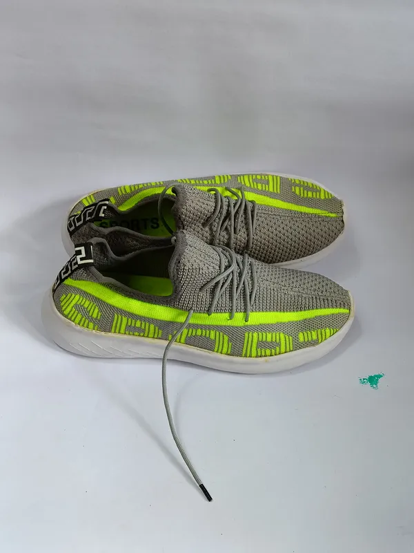 Grey_And_Neon_Yellow_Mesh_Lace-Up_Running_Shoes_For_Men