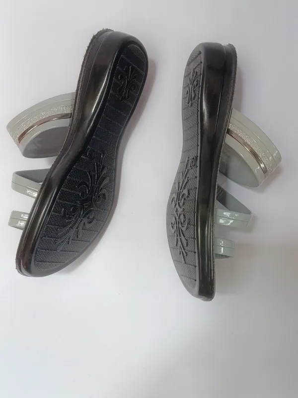 Grey_Synthetic_Casual_Sandals_for_girls_kids