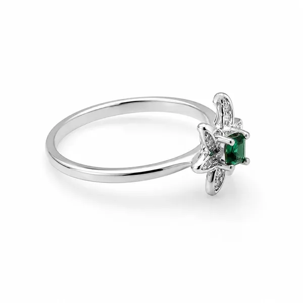 92.5_Sterling_Silver_Emerald_Star_Flower_Ring_|_Elegant_Green_Stone_Statement_Ring