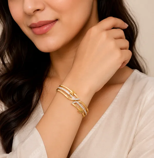 Butterfly_Sparkle_Luxe_Kada_–_1_Gram_Gold_Plated_Bracelet