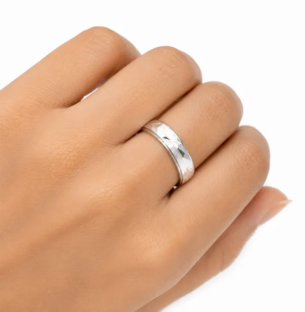 Certified_925_Sterling_Silver_Band_Ring_for_Women_|_Elegant_Faceted_Silver_Ring_for_Women_|_92.5_Silver_Jewellery