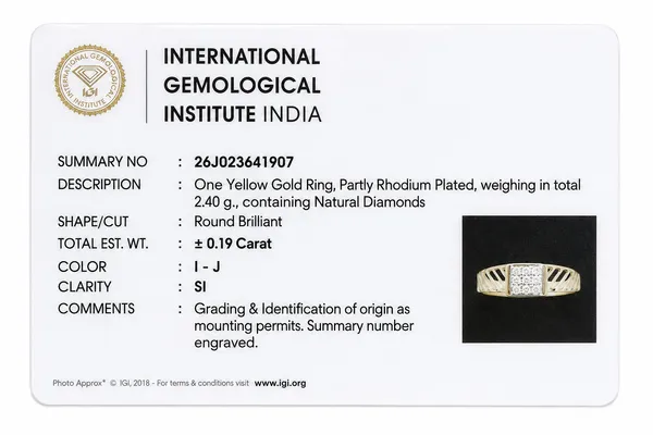Classic_Two-Tone_Round_Brilliant_Diamond_Ring