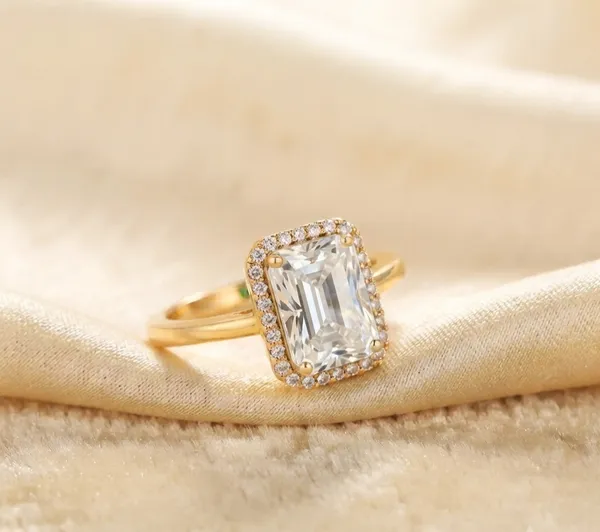 Emerald_Radiance_1_Gram_Gold_Plated_Halo_Ring