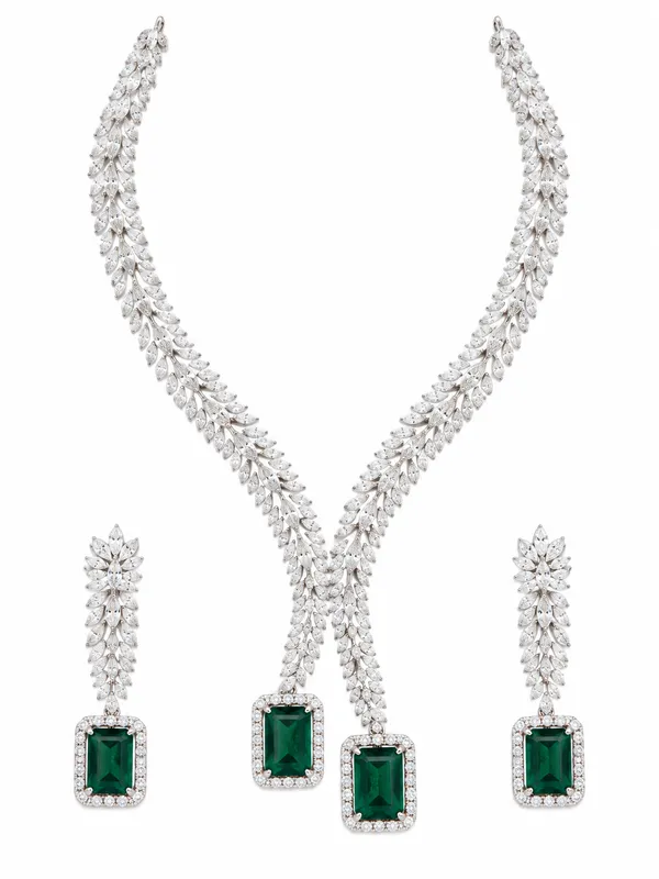 Luxury_Emerald_Green_Statement_Necklace_Set_with_Leaf-Design_Crystal_Pendant_&_Matching_Earrings
