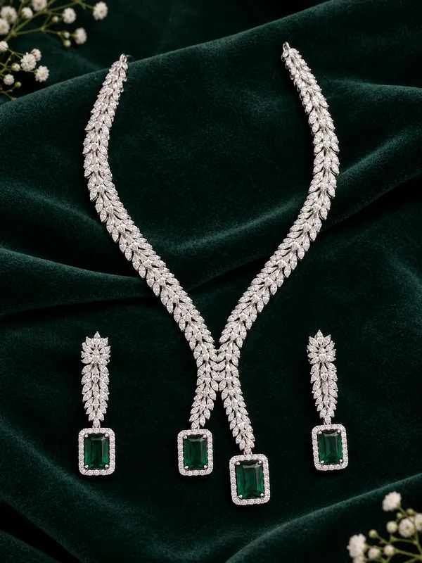Luxury_Emerald_Green_Statement_Necklace_Set_with_Leaf-Design_Crystal_Pendant_&_Matching_Earrings