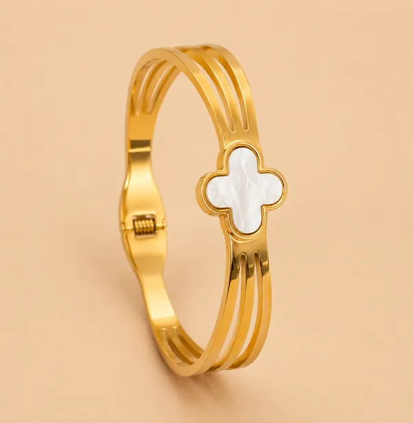 Pearl_Clover_Luxe_Kada_–_1_Gram_Gold_Plated_Bracelet