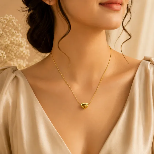 Stainless_Steel_Anti_Tarnish_Gold_Heart_Pendant_Necklace_for_Women_|_Waterproof_Minimalist_Heart_Chain_|_Everyday_Luxury_Jewellery