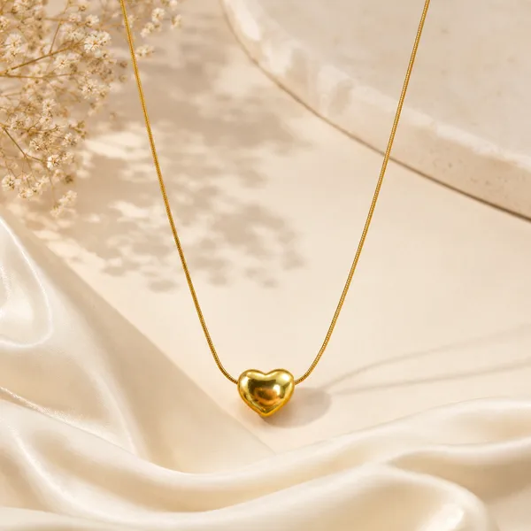Stainless_Steel_Anti_Tarnish_Gold_Heart_Pendant_Necklace_for_Women_|_Waterproof_Minimalist_Heart_Chain_|_Everyday_Luxury_Jewellery