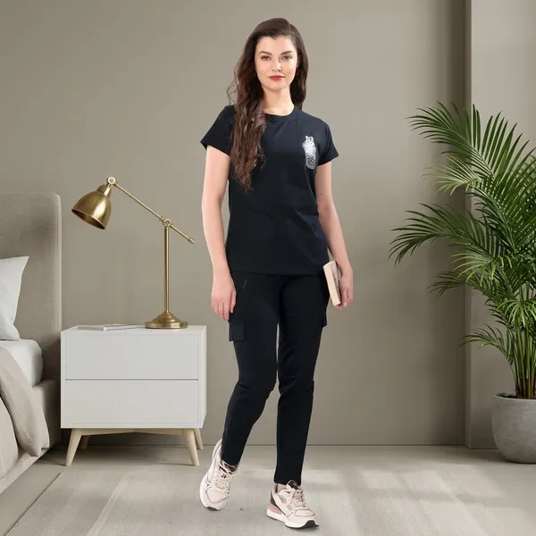 Black_Cotton_Relaxed_Graphic_Print_Night_Suit_For_Women