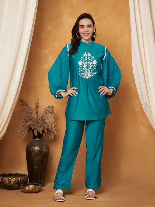 Blue_Cotton_And_Polyester_Balloon_Sleeve_Embroidered_Co-Ord_Set_For_Women