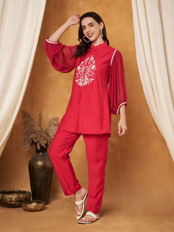 Red_Cotton_And_Polyester_Balloon_Sleeve_Embroidered_Co-Ord_Set_For_Women